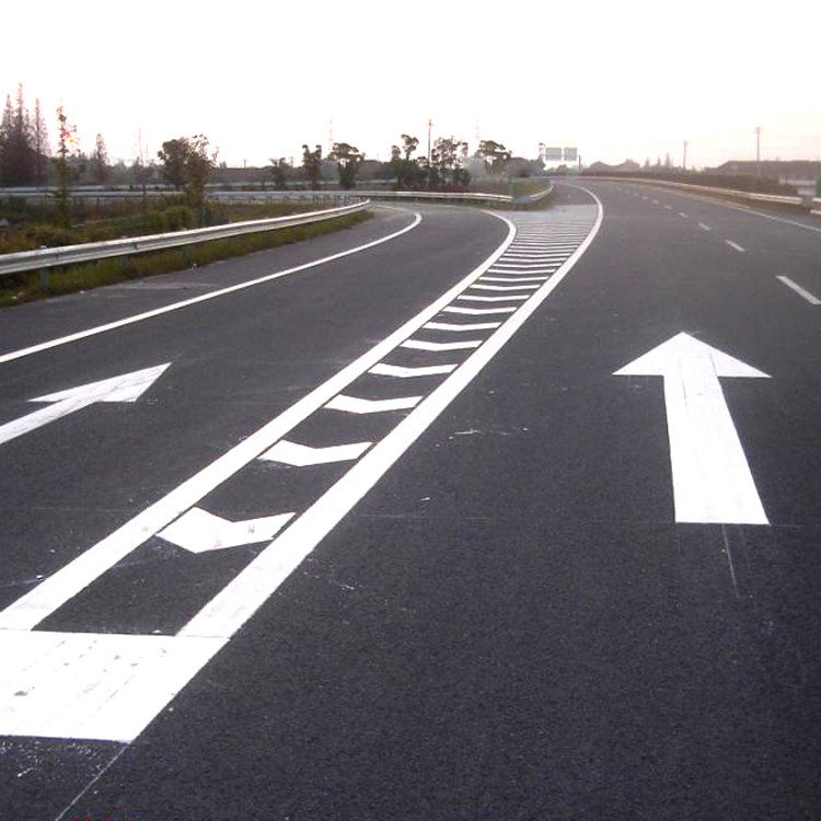 道路标线漆全解析 从停车位到操场，紫创如何打造安全耐用的反光标线